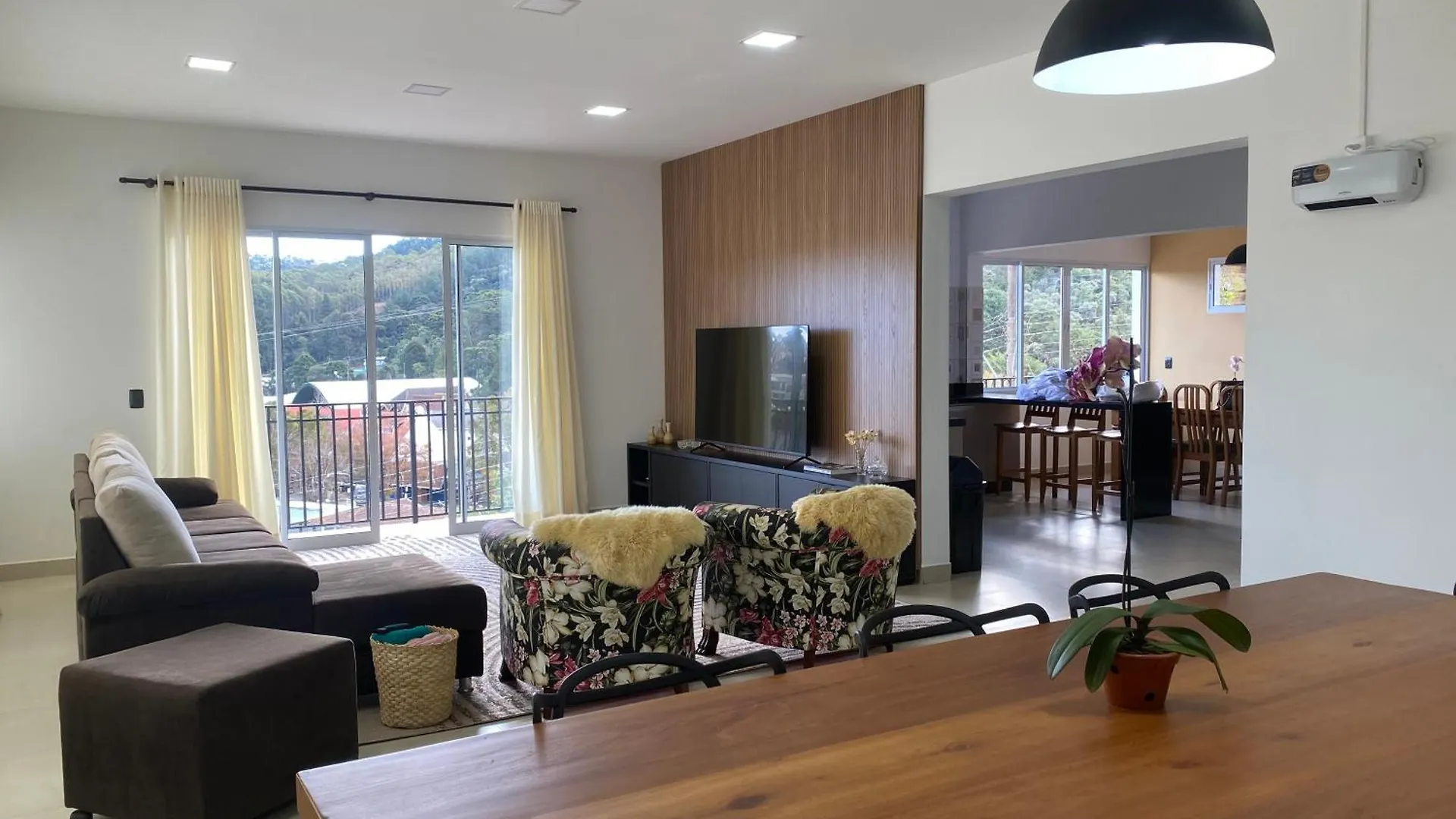 Casa No Centro De Campos Do Jordao Casa Collina Villa